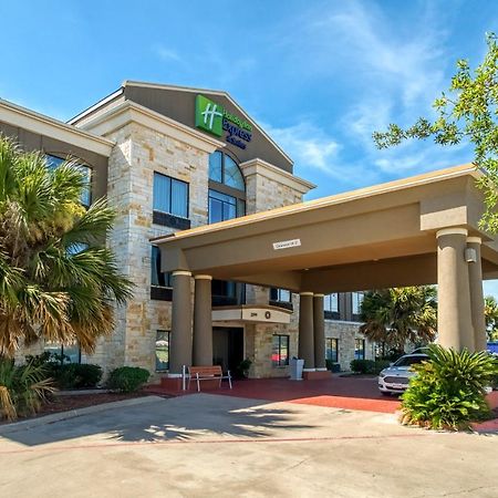 Holiday Inn Express And Suites Beeville By Ihg Экстерьер фото